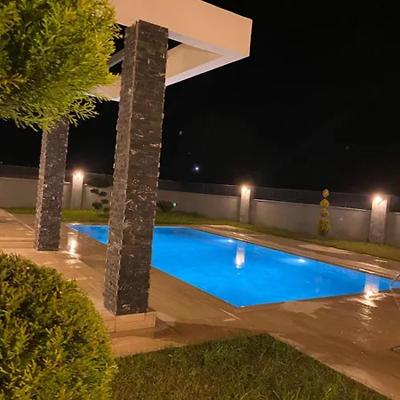 Artisthousekemer *
